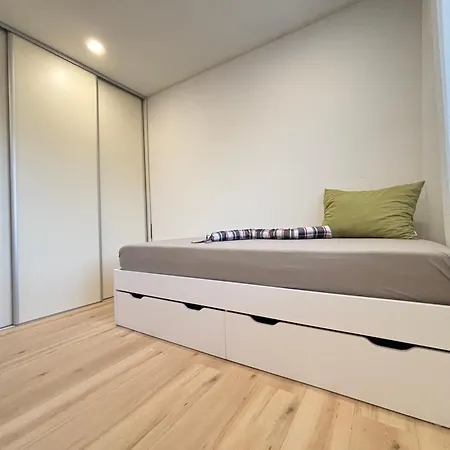 Apartment Kompletne Zariadeny 3 Izbovy *